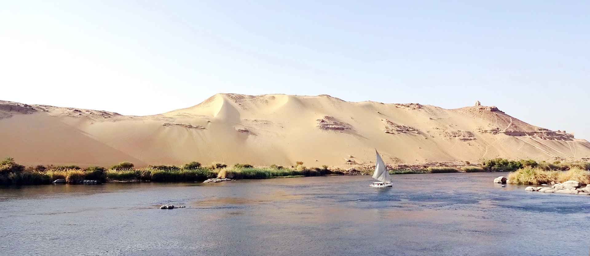 Trip-Caire-Lac-Egypte-Continents-Insolites-istock